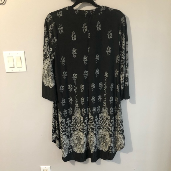 3/4 Sleeve Tunic with Pockets - Picture 5 of 7